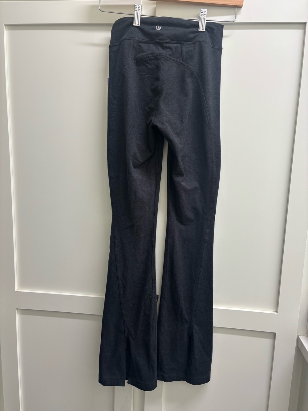 Lululemon softstreme Suedey Split-Hem High-Rise Mini-Flare Pant size 6 black - Picture 3 of 9